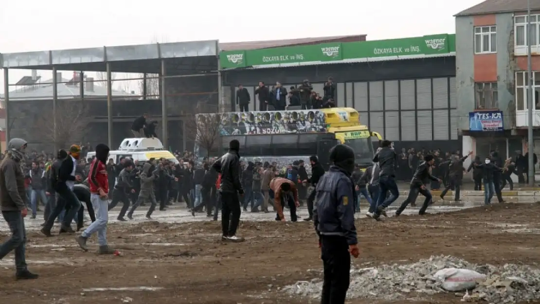 VANDA OLAYLAR ÇIKTI