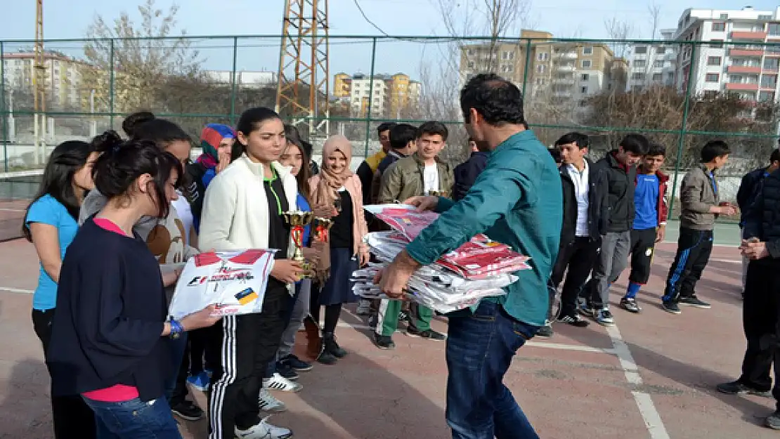 OKUL SPORLARI TENİS MÜSABAKALARI SONA ERDİ