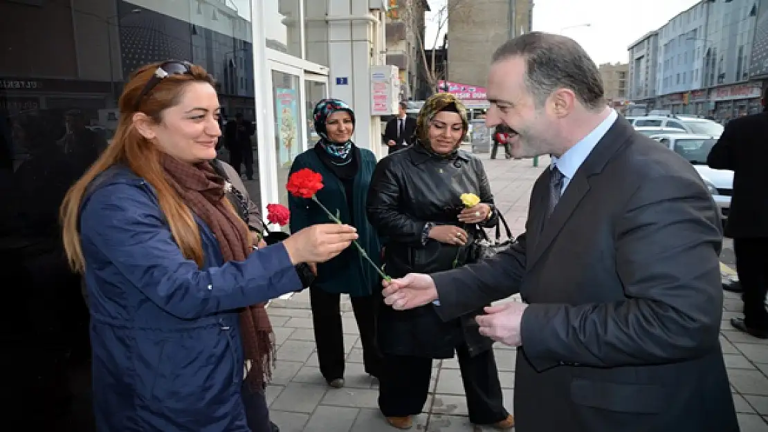 AK PARTİLİ ÖZGÖKÇEDEN 8 MART MESAJI