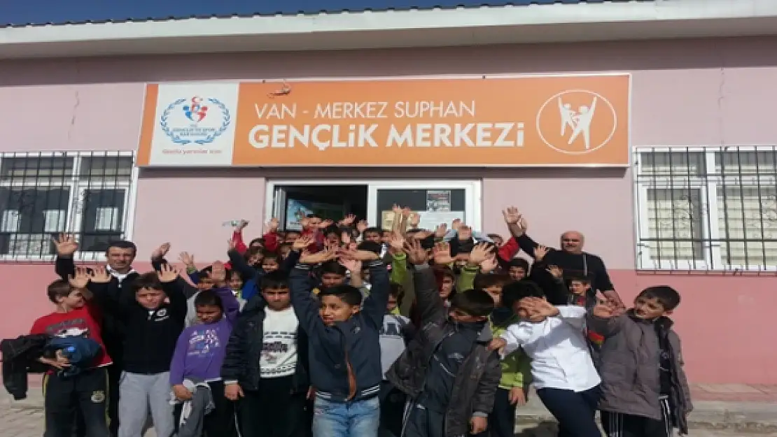 Öğrencilerden Gençlik Merkezine Ziyaret