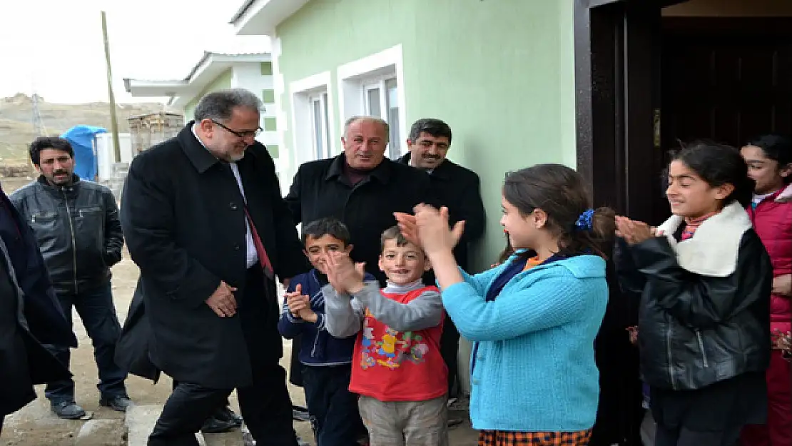 GÜLAÇAR: KÖYLERİMİZ GELİŞEREK KALKINACAK