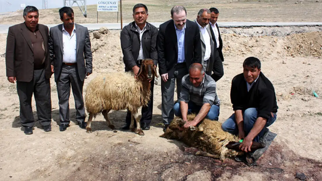 Özgökçe Kurban Keserek Göreve Başladı