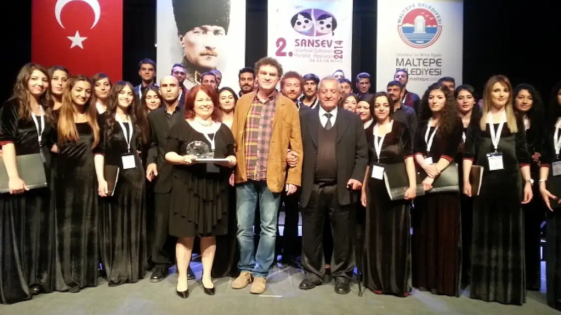 YYÜ ÇOKSESLİ KOROSUNDAN BÜYÜK BAŞARI