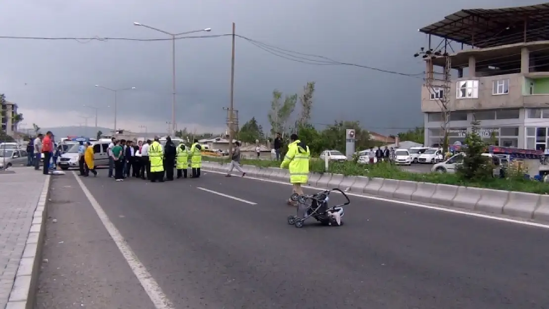 Erciş'te trafik kazası 1 ölü 3  yaralı