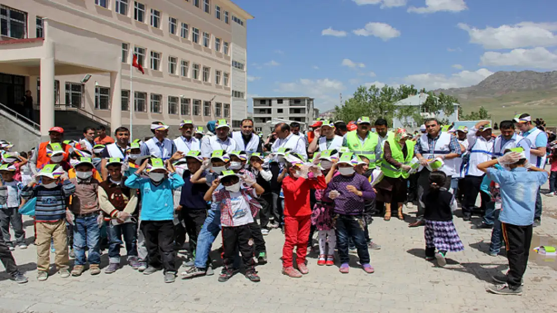 Büyükşehir Belediyesi Temizlik Kampanyası Başlattı