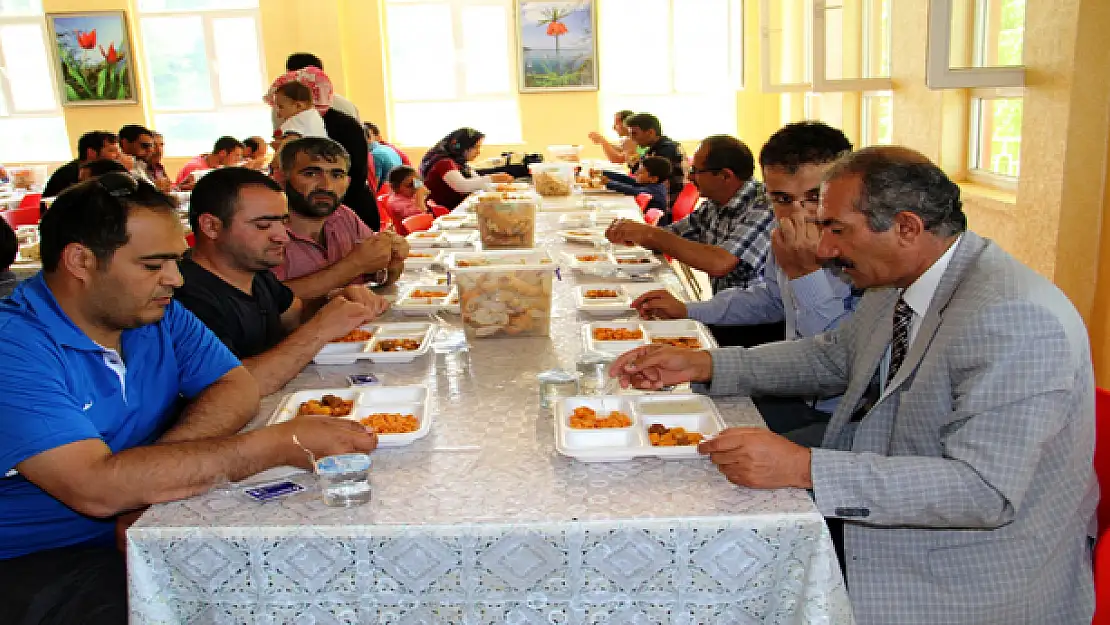 Tuşba Belediyesi'nden Engellilere Ziyaret