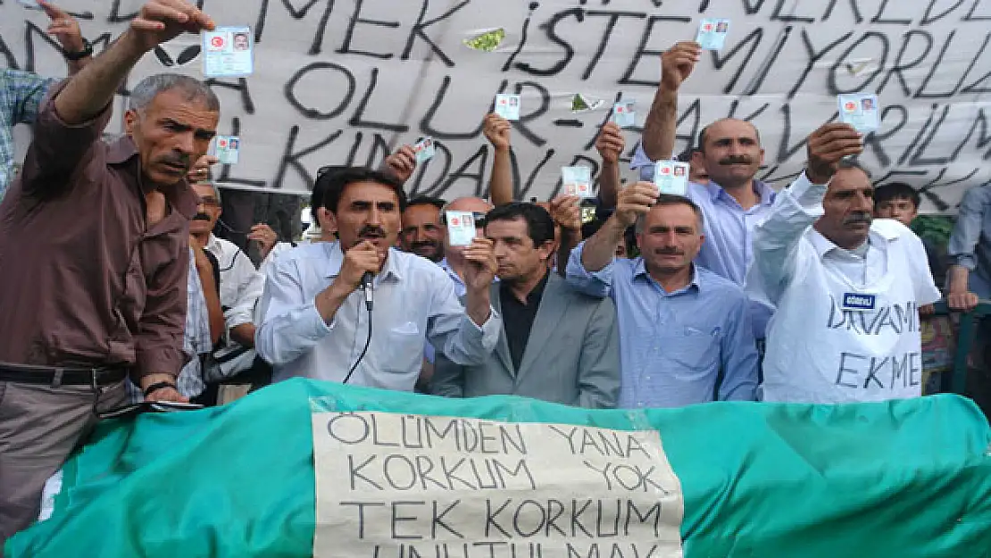 İş-Kur Mağdurları İşçilerden Nüfus Cüzdanlı Protesto