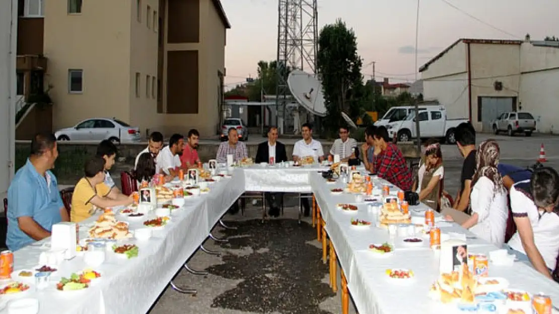 Türk Telekom Müdürlüğü'nden İftar Yemeği Verildi