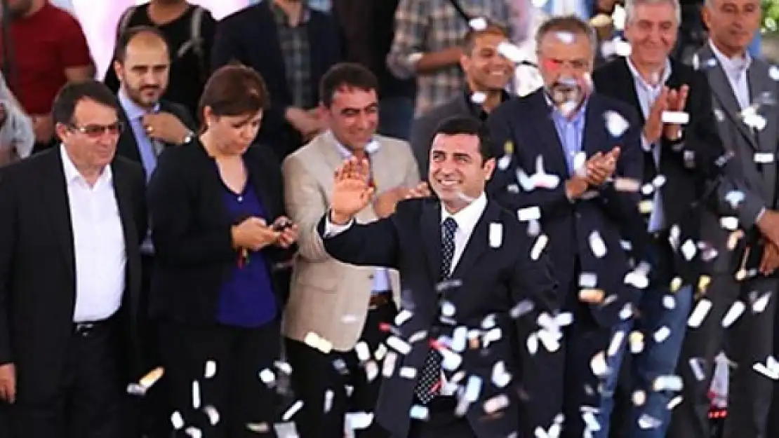 HDP Cumhurbaşkanı Adayı Demirtaş Van'da