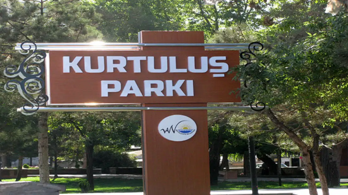 Kurtuluş parkı’na yakışan tabela 