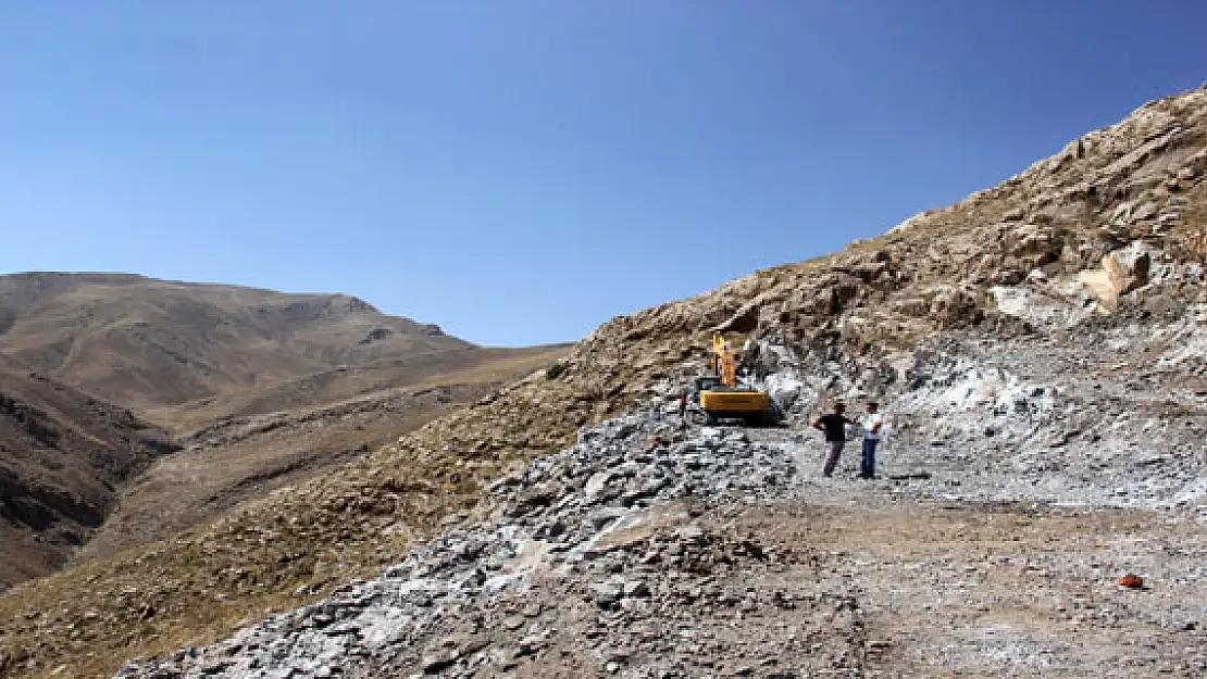 Gevaş'ta Yol Çalışması Başladı