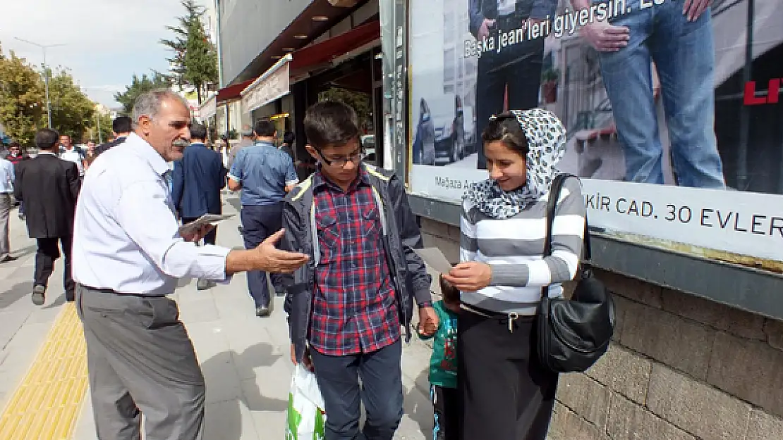 DBP Kobane'ye Destek Amaçlı El İlanı Dağıttı