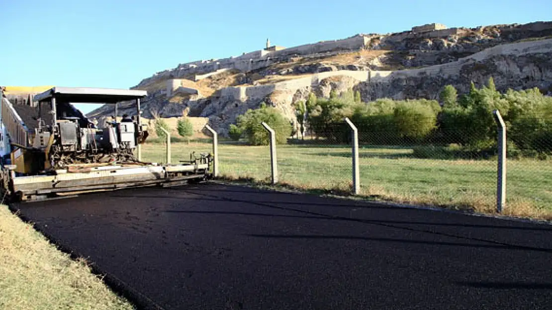 Kale Yolu Asfaltlanıyor