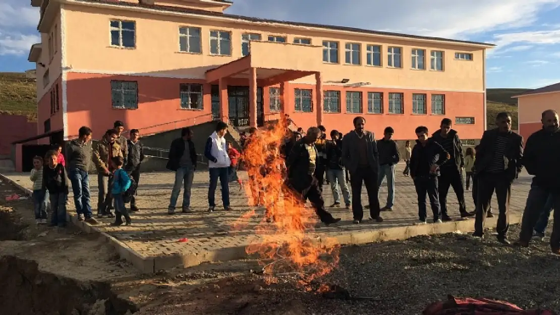 Kuyudan Çıkan Esrarengiz  Ateş    İnceleniyor