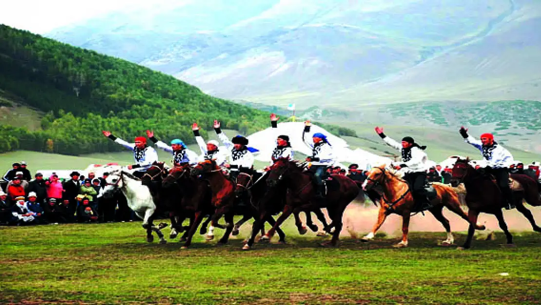 Kırgızistan'da Van Rüzgarı Esti