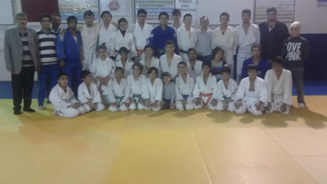 Aanda Judo Kuşak Sınavı Yapıldı