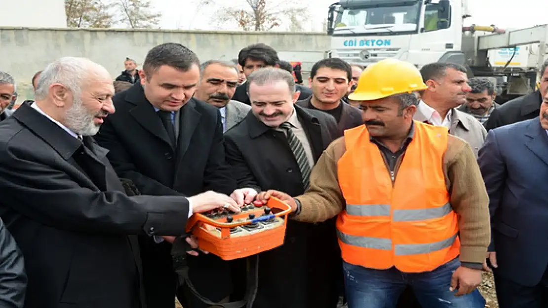 Zeve Camisi'nin Temeli Törenle Atıldı