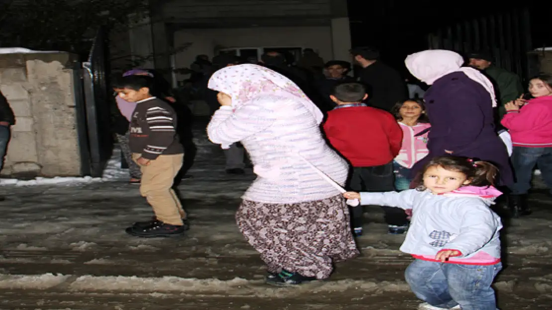 Van'da Yangın Maddi Hasara Neden Oldu