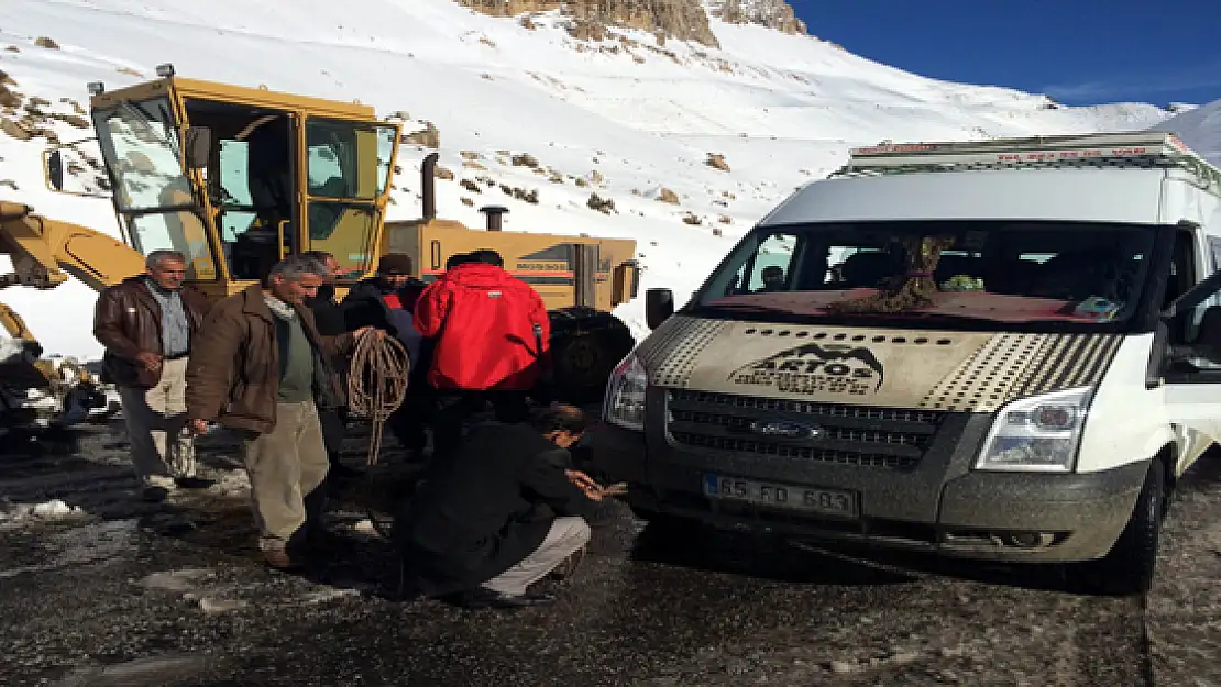 Bahçesaray Yolu Ulaşıma Açıldı