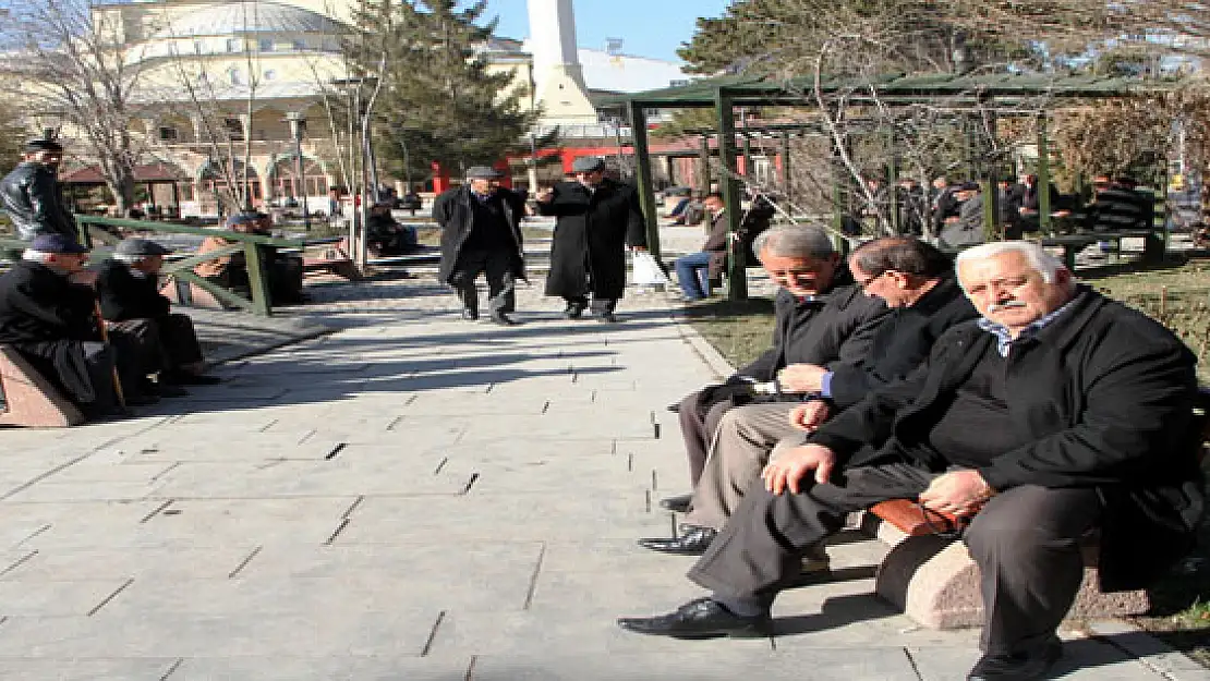 Vatandaş Güneşli Havanın Tadını Çıkardı