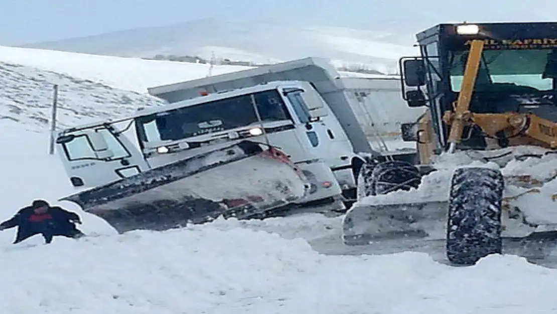 Çatak'da Çığ Düştü 