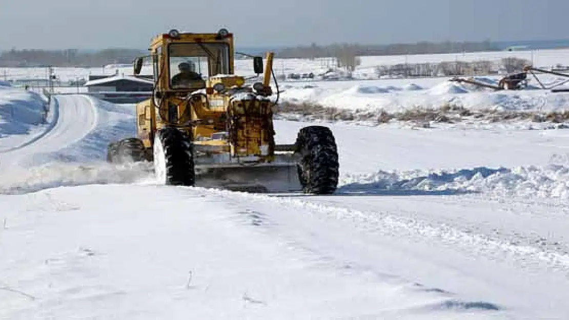 Tuşba Belediyesi'nden Kar Temizleme Çalışması