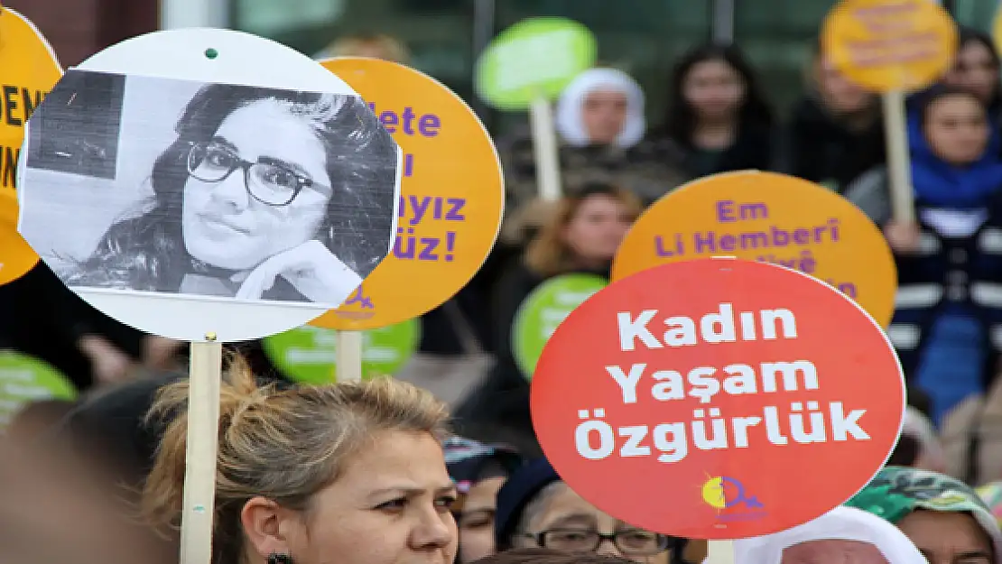 Vanlı Kadınlar  Özgecanın Öldürülmesine Kınadı