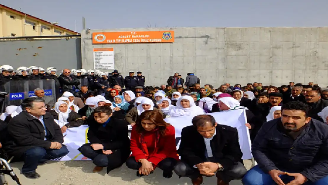 Cezaevlerindeki Çocuk İstismarları Van'da Kınandı