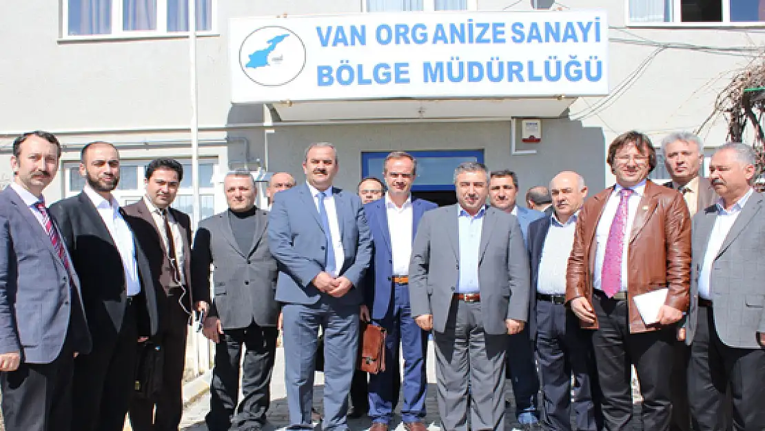 İranlı İş Adamları Van Osb'yi Ziyaret Etti