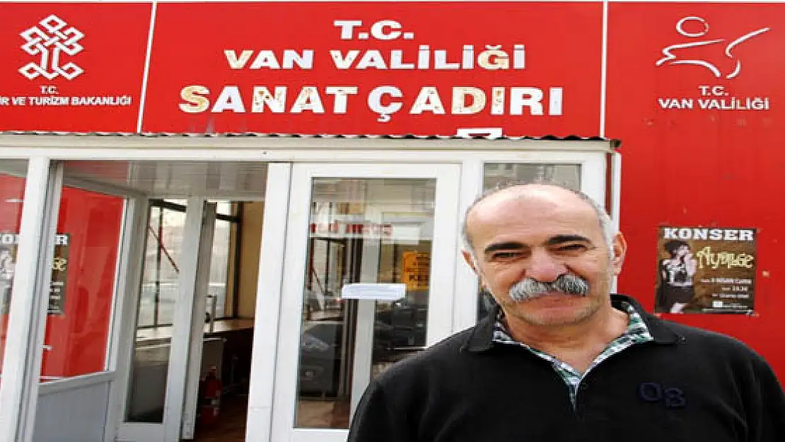 Devlet Tiyatrosu 4 Yıldır Sanat Çadırında Hizmet Veriyor