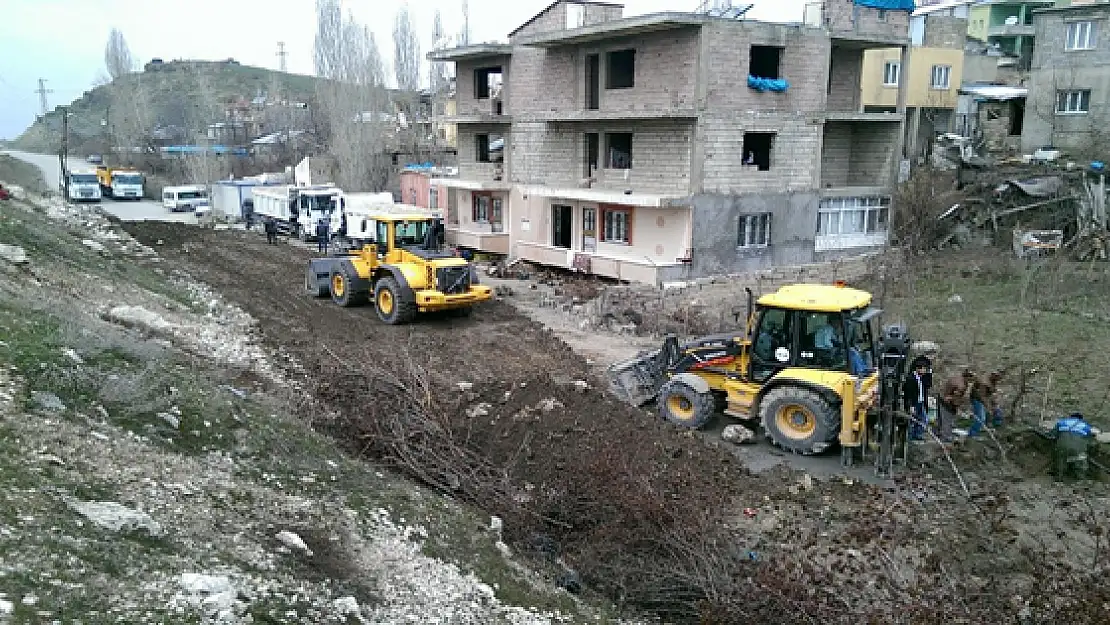 İpekyolu Belediyesinden Yol Yapım Çalışması