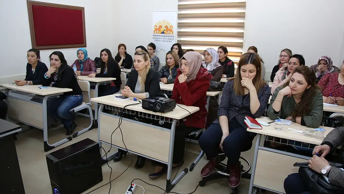 'Toplumu inşa eden kadınlardır'