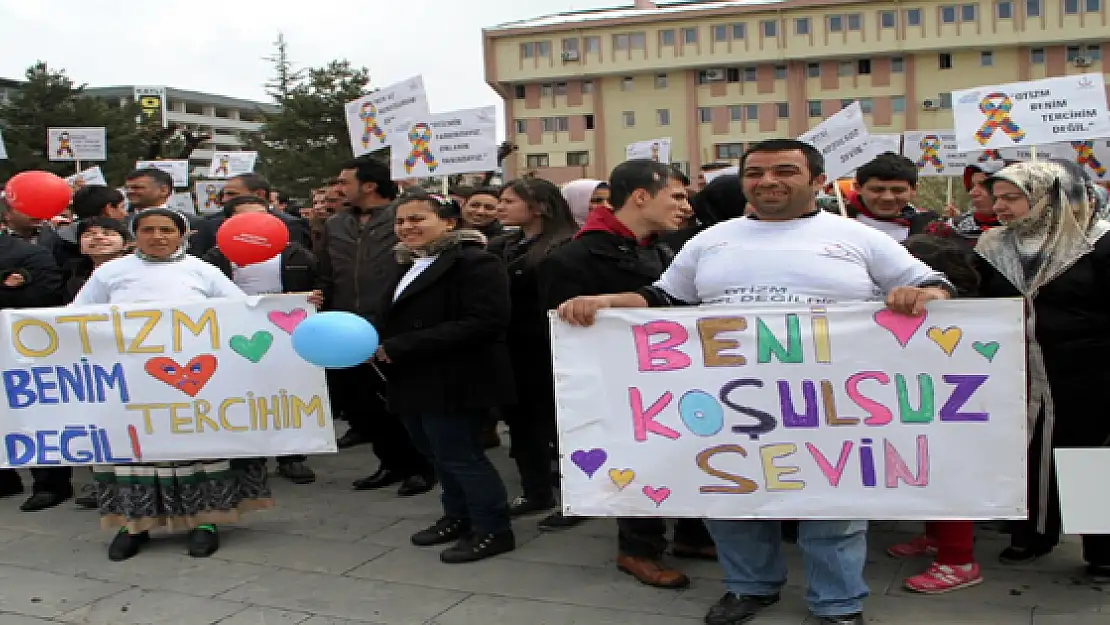 Vanda Otizme Farkındalık Yürüyüşü