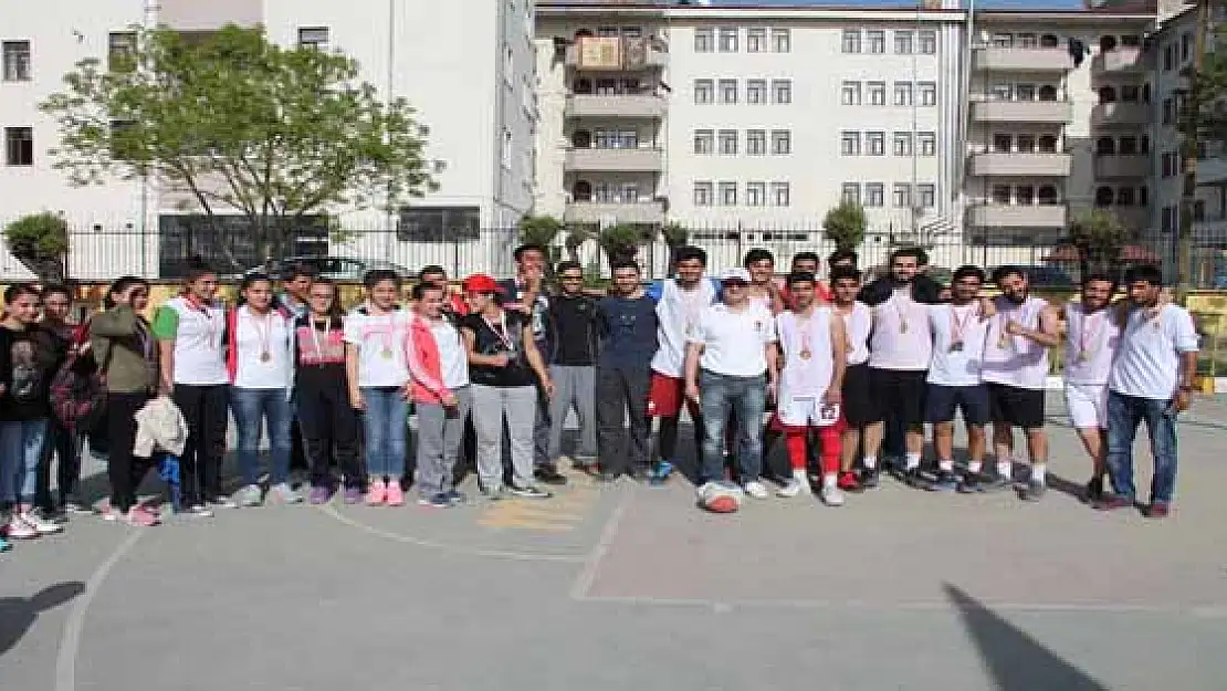 Sokak Basketbolu Müsabakaları Sona Erdi