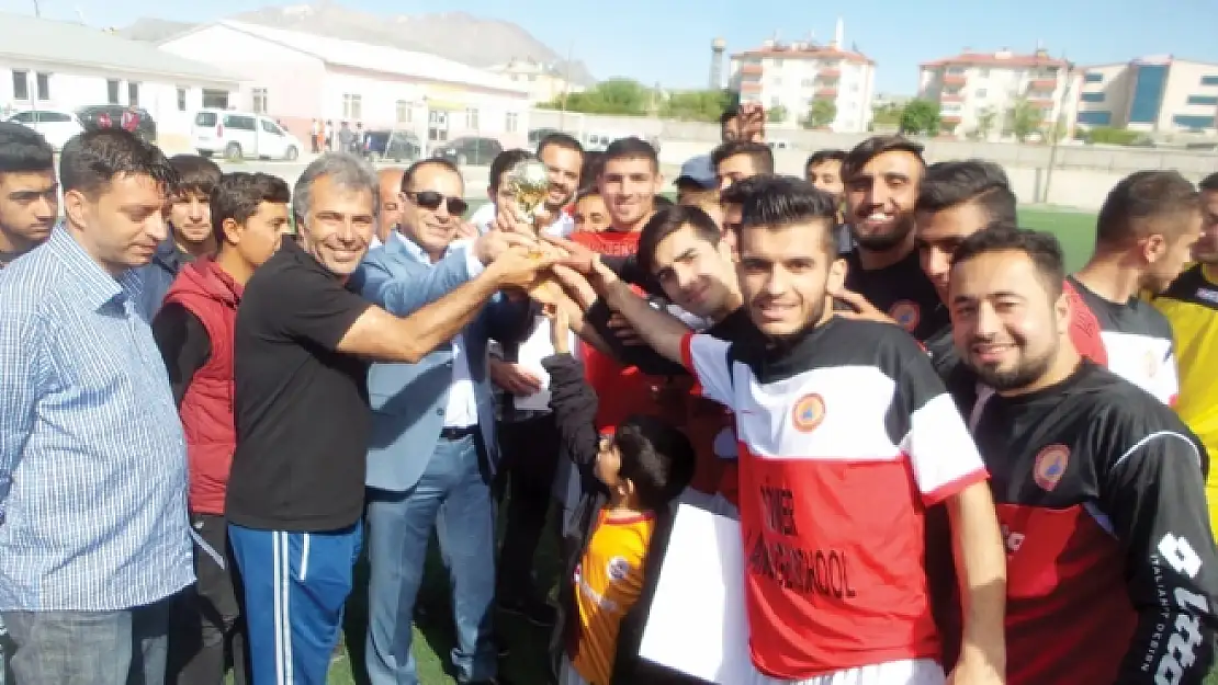 EDREMİTSPOR ŞAMPİYON