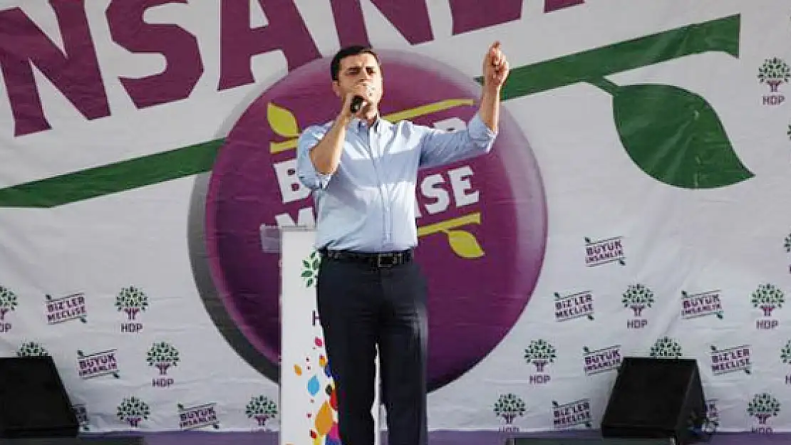 Demirtaş: Edepdışı hakaretini aynen iade ediyoruz