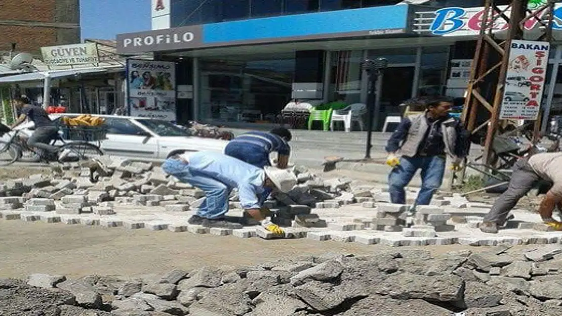 Erciş Belediyesinin Asfalt Ve Kaldırım Çalışmaları