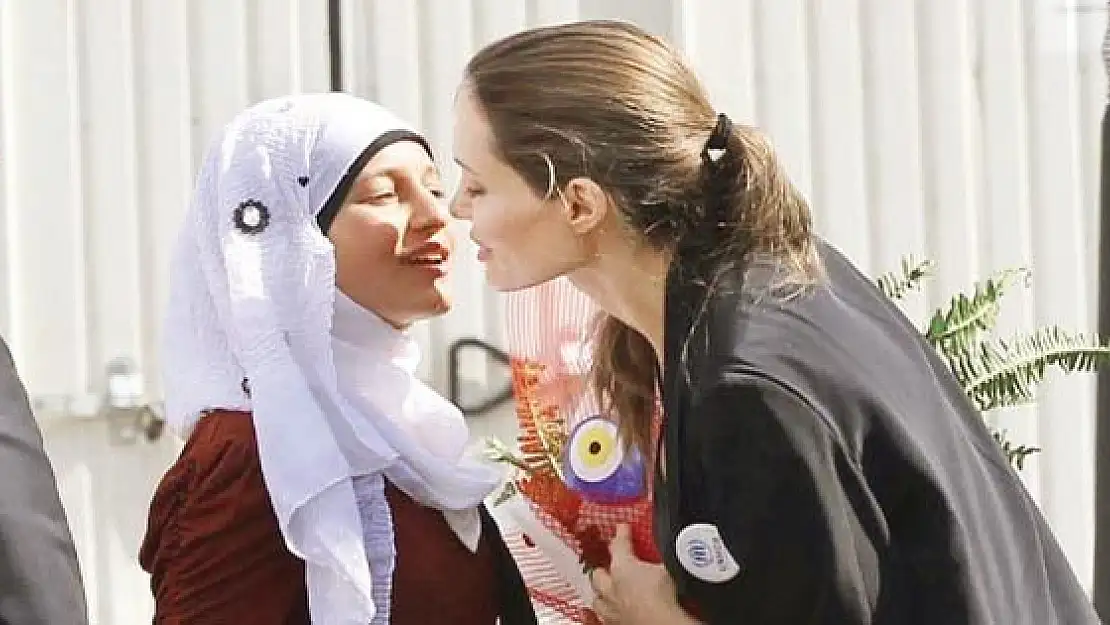 Angelina Jolie yarın Midyat'a gidiyor