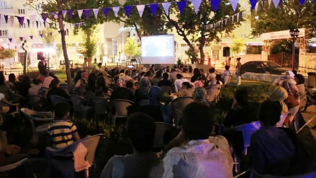 Kadın Mücadelesini Anlatan Filme Yoğun İlgi