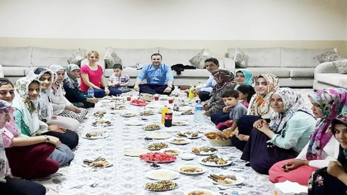 Kaymakam Yaşar İftarını Kadın Toplum Merkezi'nde Açtı