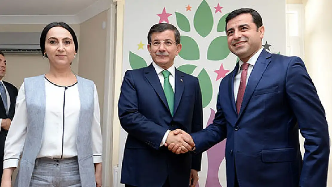 Demirtaş'tan Davutoğlu'na Uyarı