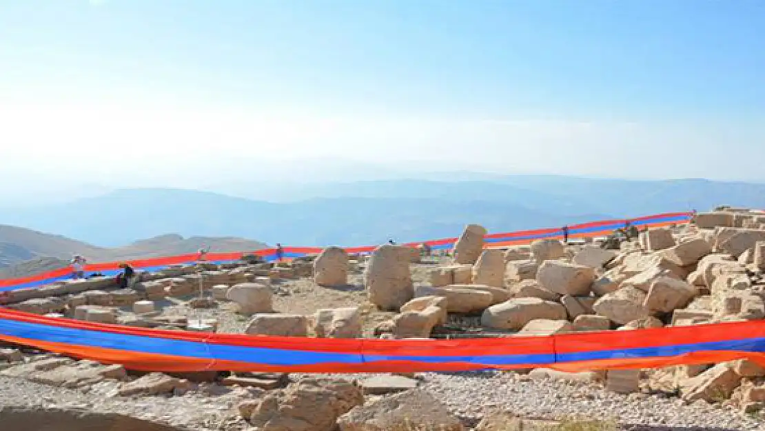 Nemrutta 100 metrelik Ermeni bayrağı, açtılar