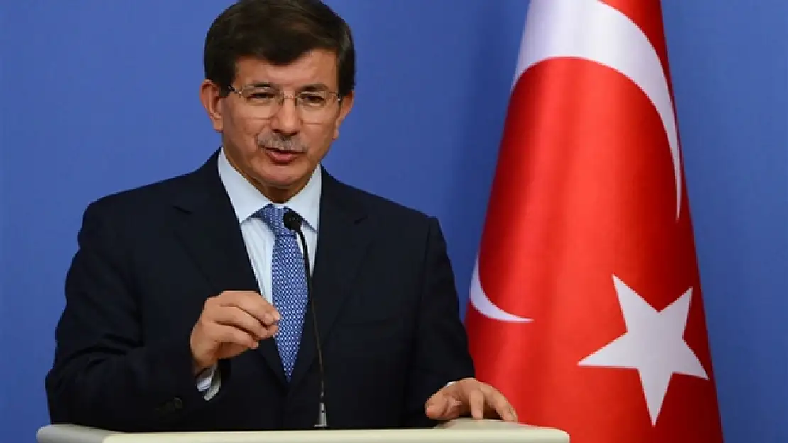 Davutoğlu gazetecilerin sorularını yanıtladı