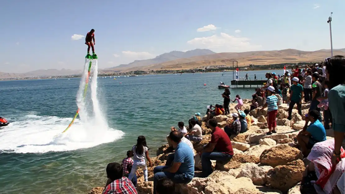 6. Van Denizi Su Sporları Festivali Başladı