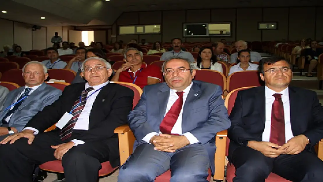 YYÜde Jeoloji Sempozyumu