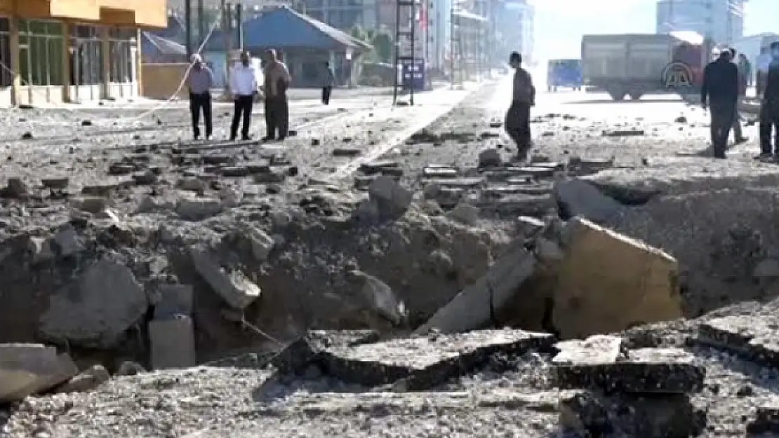 Yüksekova'da Polis Aracına Bombalı Saldırı