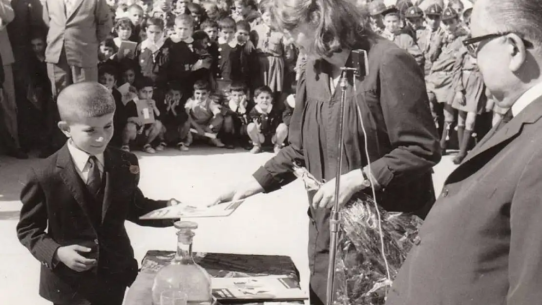 Başbakan Davutoğludan, Fotoğraflı Mesaj