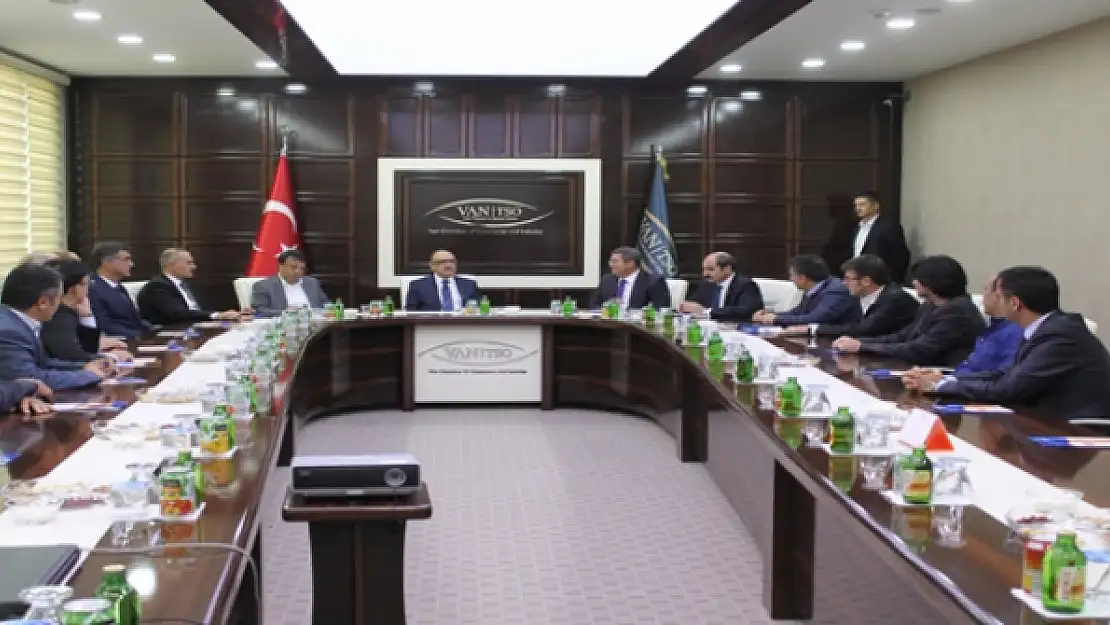 Beşir Atalay: Çözülmeyecek Sorun Yoktur