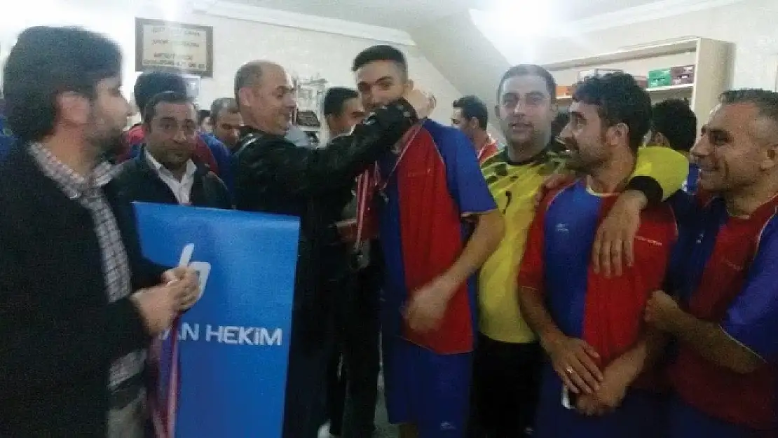 ŞAMPİYON GENÇLİKSPOR