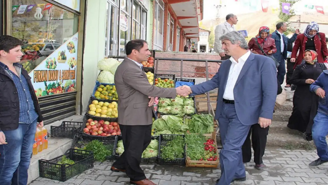 HDP'li Botan Başkale Esnafını Ziyaret Etti